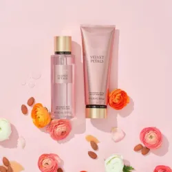 Bruma y loción corporal Victoria's Secret Velvet Petals