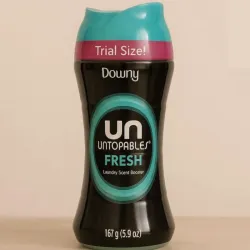 Perlas potenciadoras de aroma para la ropa Downy Unstopables FRESH