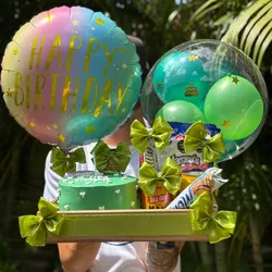 Caja con mini torta y confituras🎂🍭💚