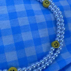 Collar de perlas y emojis😊