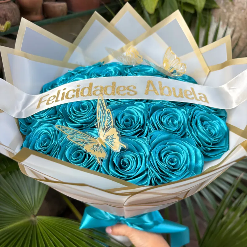 Ramo de rosas eternas💙
