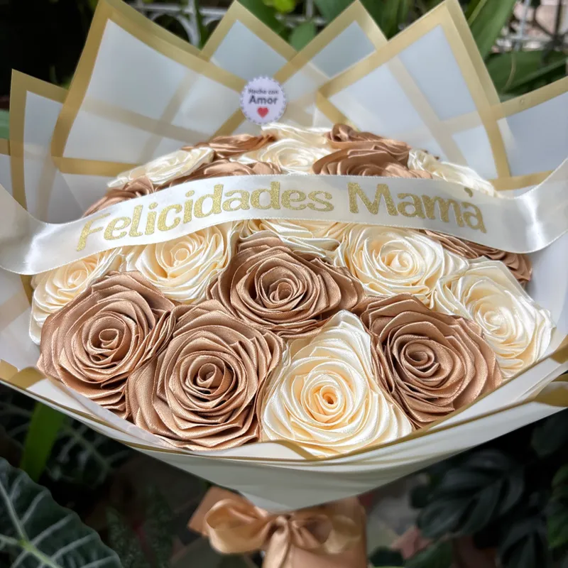 Ramo de rosas eternas🤎