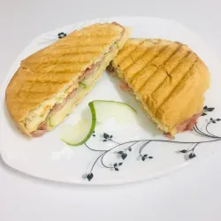 Sandwich de Jamón y Queso Gouda 