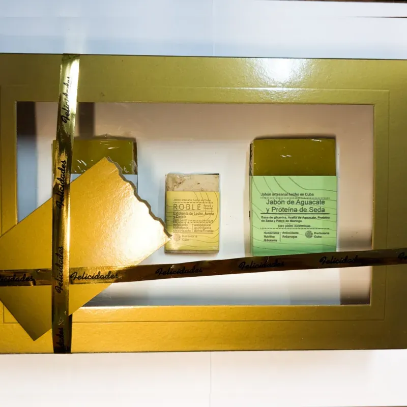 Caja de regalo con 3 unidades de jabones
