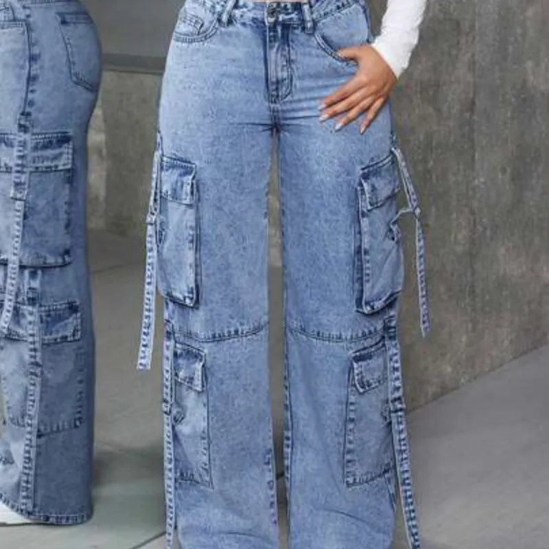 Pantalón cargo cuatro puertas