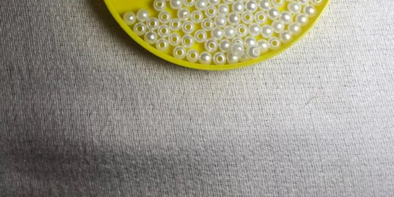 Perlas blancas de 4 mm