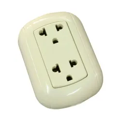 Tomacorriente universal doble (superficie)