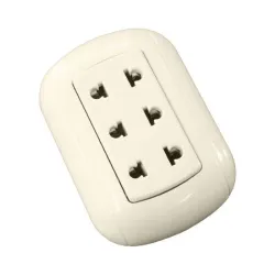 Tomacorrientes triple