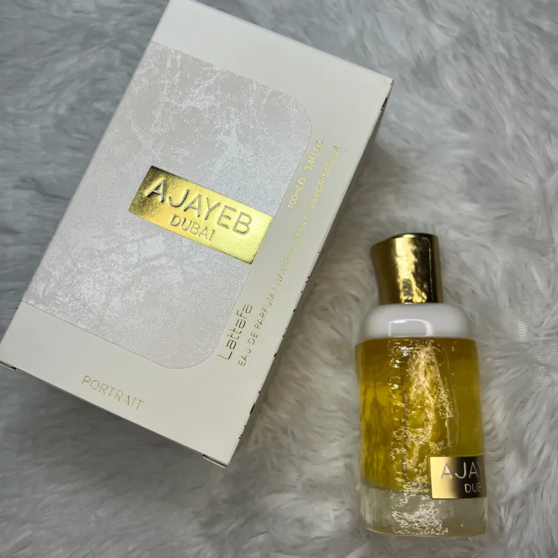 Ajayer Dubai de Lattafa