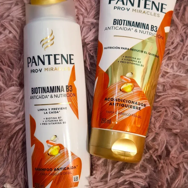 Pantene Pro-V Miracles Biotinamina B3, específicamente el shampoo y el acondicionador anticaída,
