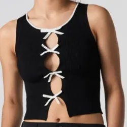 Blusa negra de lazos