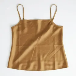 Blusa dorada satinada