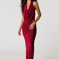 Conjunto rojo vino