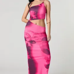 Maxi pink dress.