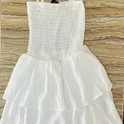 Mini vestido blanco.