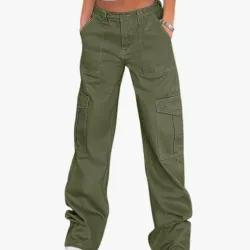 Pantalon verde cargo.