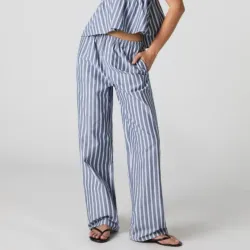 Pantaloneta azul de rayas