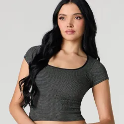 Pulover corto básico negro