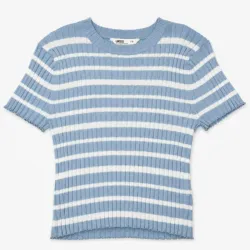 Pulover de rayas azul y blanco