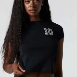 Pulover negro con número