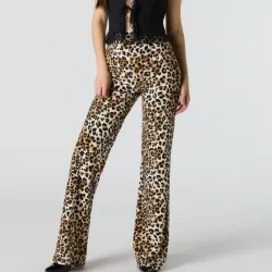 Pantalon de leopardo.