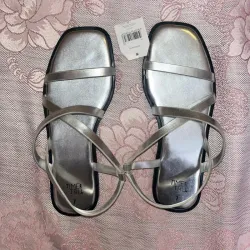 Sandalias plateadas