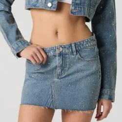 Saya de mezclilla corta con brillos