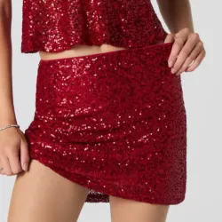 Saya roja de lentejuelas