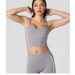 Conjunto deportivo gris