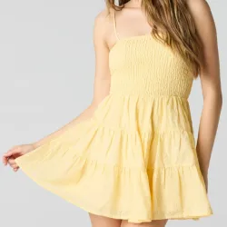 Vestido amarillo veraniego