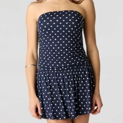 Vestido corto azul con lunares