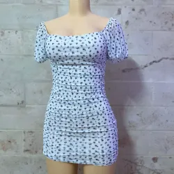 Vestido corto estampado floral