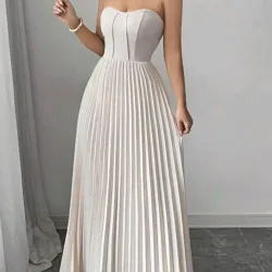 Vestido crema largo.