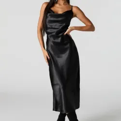 Vestido de satin midi.