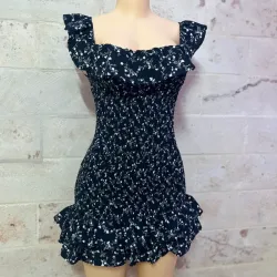 Vestido negro corto estampado