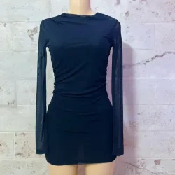 Vestido negro corto mangas largas