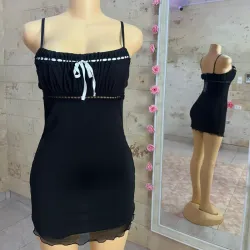 Vestido negro corto