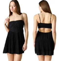 Vestido negro espalda afuera