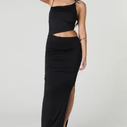 Vestido negro largo.