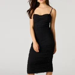 Vestido negro midi con perlas