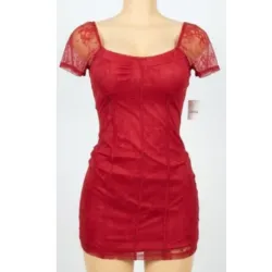 Vestido rojo de encaje tipo corset