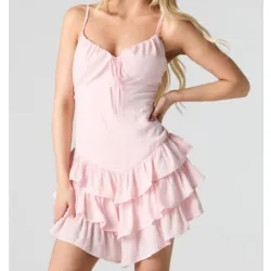 Vestido rosa de vuelos