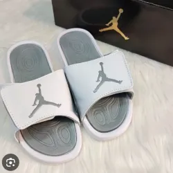 Chancletas Jordan (E)