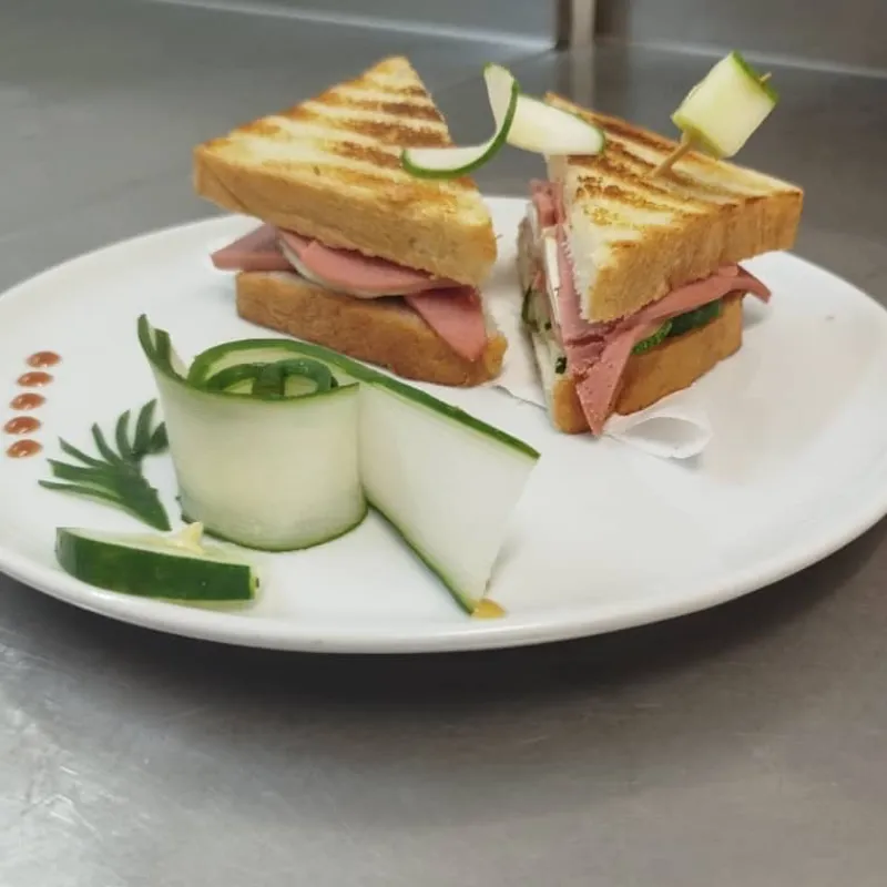 Sandwich de Jamonada y Queso
