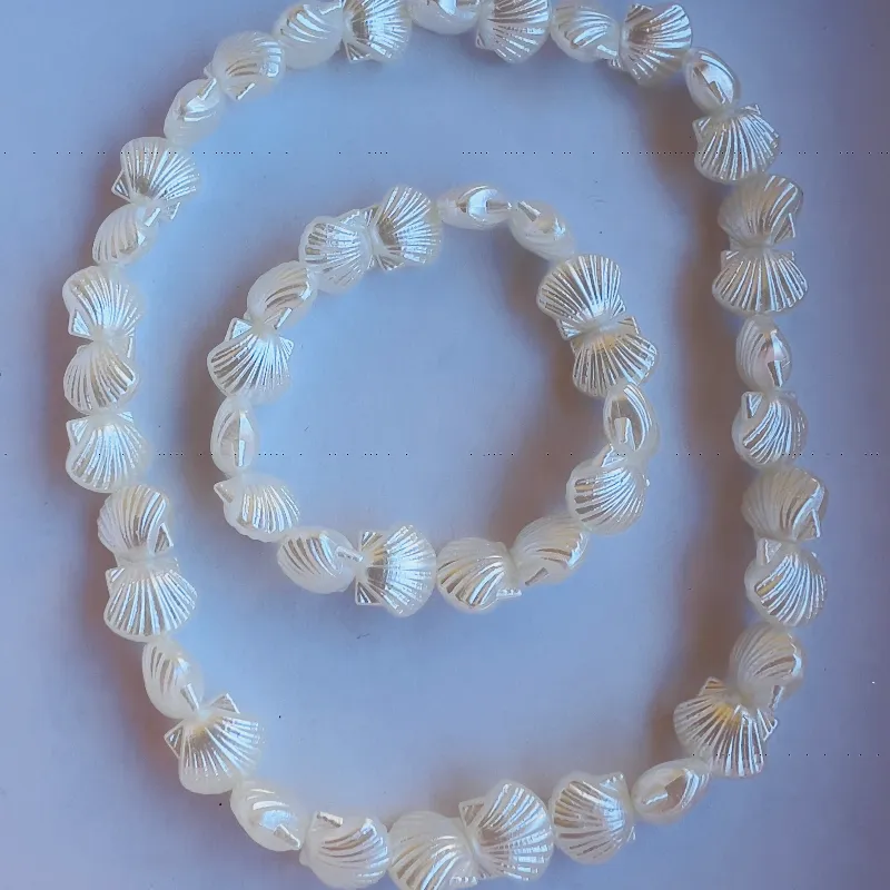 1000 pesos  Juego collar y pulsera 