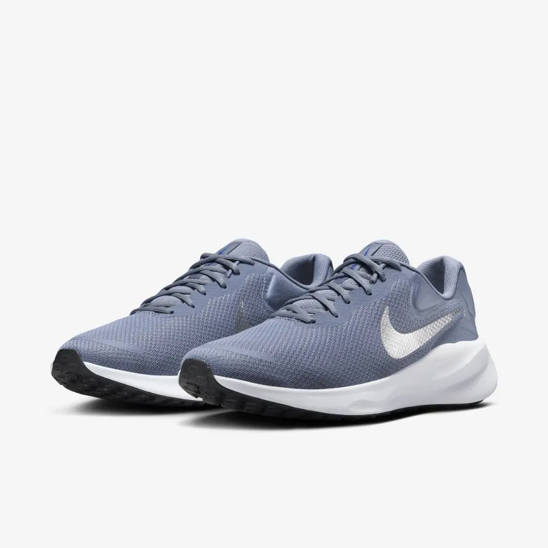 Nike Revolution 7