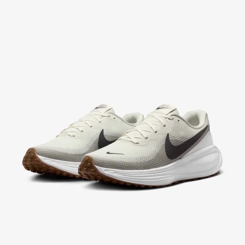 Nike Revolution 8