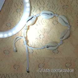 Pulseras de caracolas