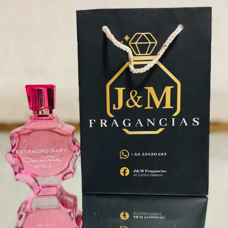 Extraordinary Oscar de la Renta