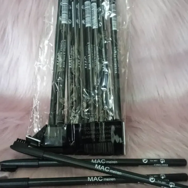 Lapiz de cejas negro